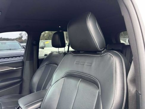 Used 2023 Jeep Grand Cherokee Overland w/ MOPAR Finishing Package AWD/4WD image 6