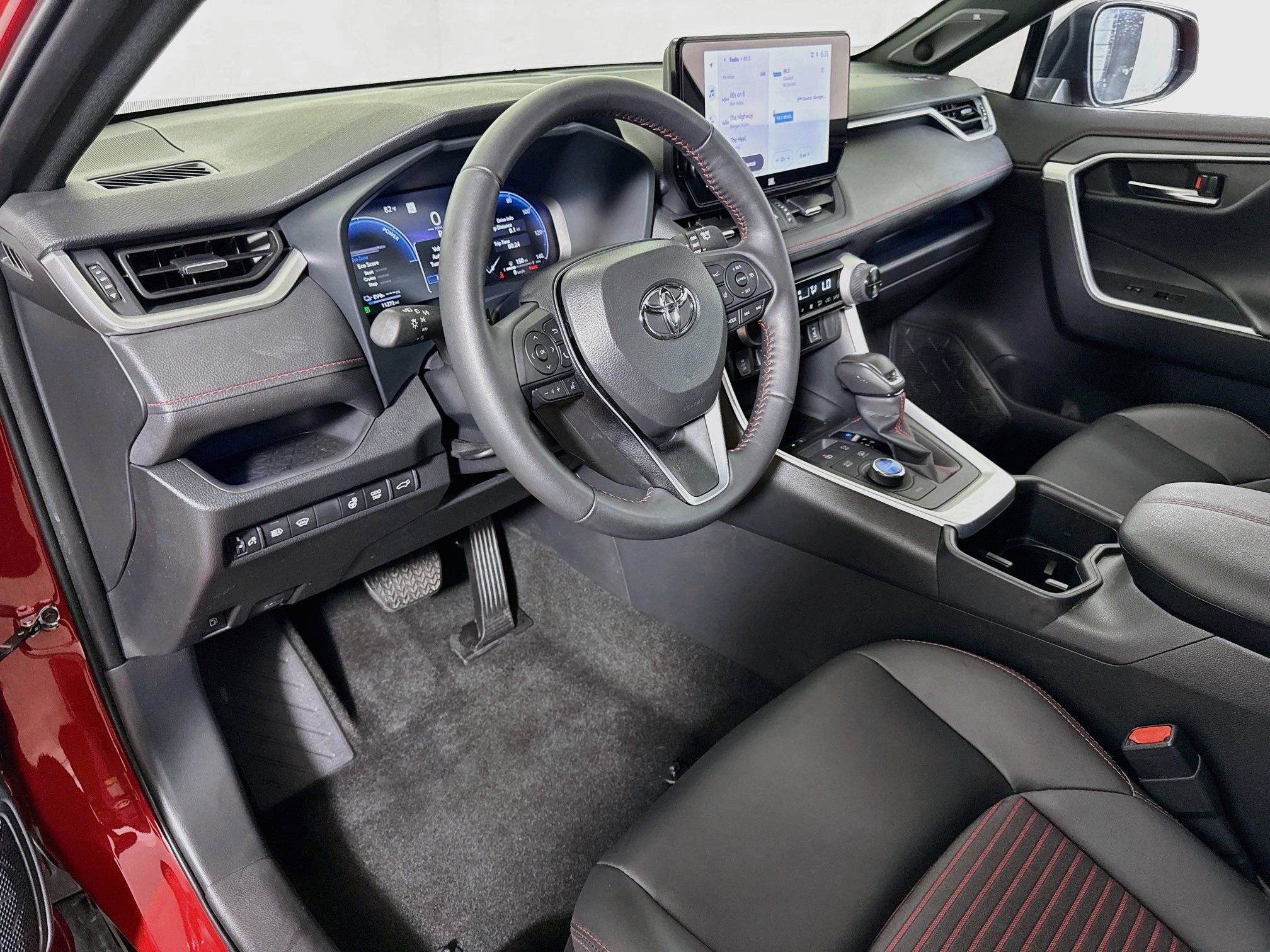Certified 2025 Toyota RAV4 XSE w/ Weather Package AWD/4WD image 10