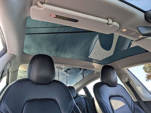 Used 2019 Tesla Model 3 Long Range image 19