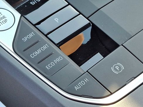 Used 2025 BMW 230i xDrive Coupe w/ Premium Package image 25