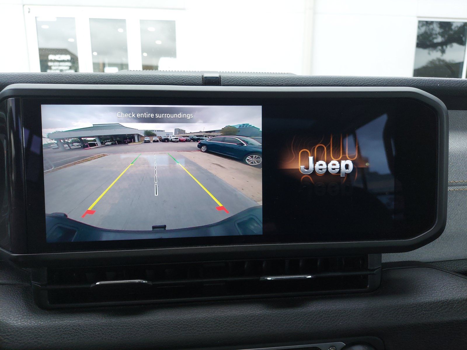 Used 2024 Jeep Gladiator Sport AWD/4WD image 14