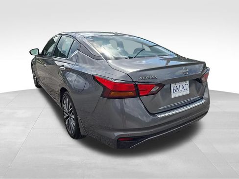Used 2023 Nissan Altima 2.5 SV FWD image 11