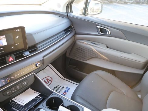 New 2026 Kia Carnival EX image 26