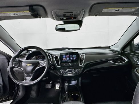Used 2016 Chevrolet Malibu Premier w/ Driver Confidence Package FWD image 3