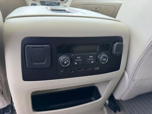 Used 2020 GMC Yukon Denali w/ Denali Ultimate Package AWD/4WD image 11