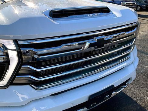 Certified 2024 Chevrolet Silverado 3500 High Country w/ High Country Premium Package image 24