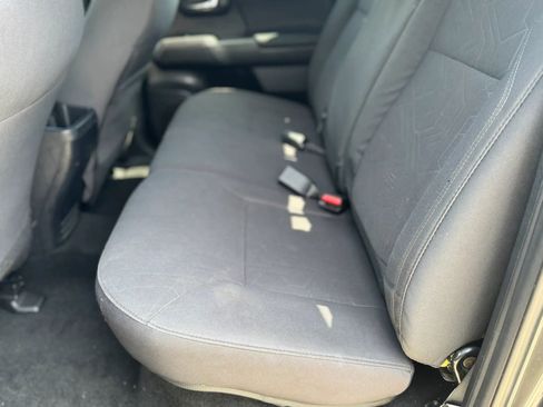 Used 2019 Toyota Tacoma TRD Sport w/ Technology Package AWD/4WD image 19