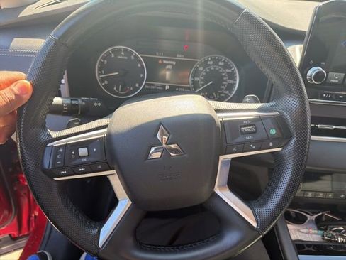 Used 2024 Mitsubishi Outlander SE image 22