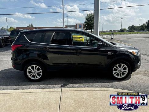 Certified 2019 Ford Escape SE FWD image 4