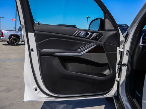 Used 2023 BMW X5 xDrive40i w/ Luxury Seating Package image 29