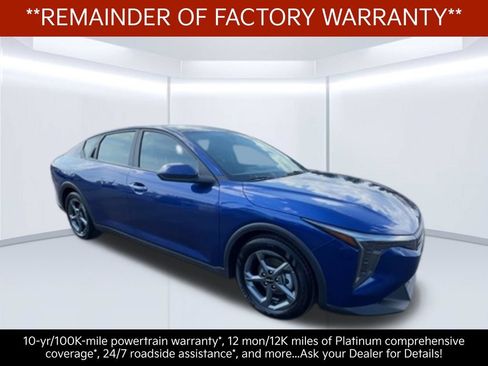 Used 2025 Kia K4 FWD image 2