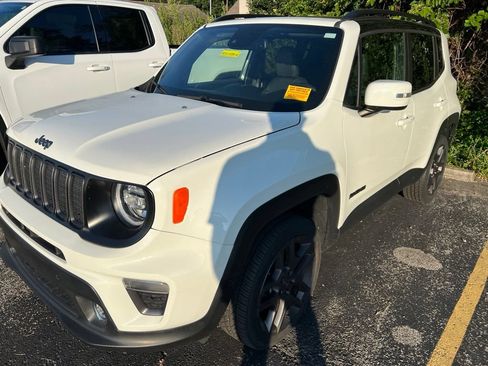 Used 2020 Jeep Renegade Altitude AWD/4WD image 3