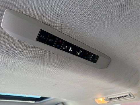 Used 2021 Toyota Sienna XLE image 19