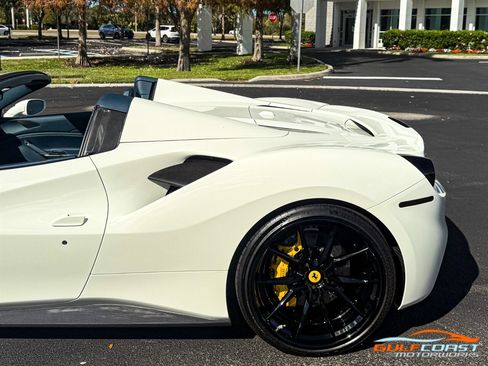 Used 2018 Ferrari 488 Spider image 43