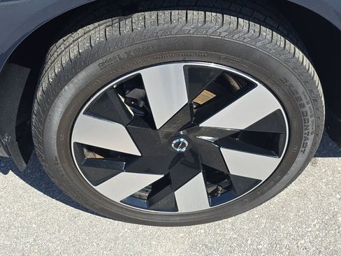 Used 2024 Volvo XC60 T8 Plus w/ Protection Package Premier image 10