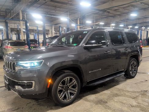 Used 2024 Jeep Wagoneer Series II w/ Flexible Seating Group image 1