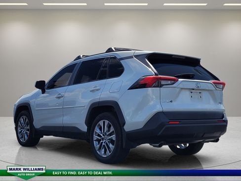 Used 2021 Toyota RAV4 XLE Premium FWD image 6