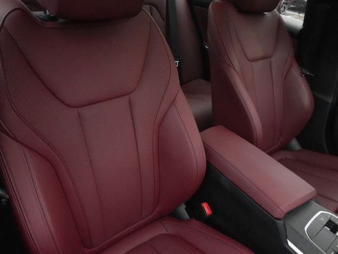 Used 2025 BMW 330i Sedan RWD image 8