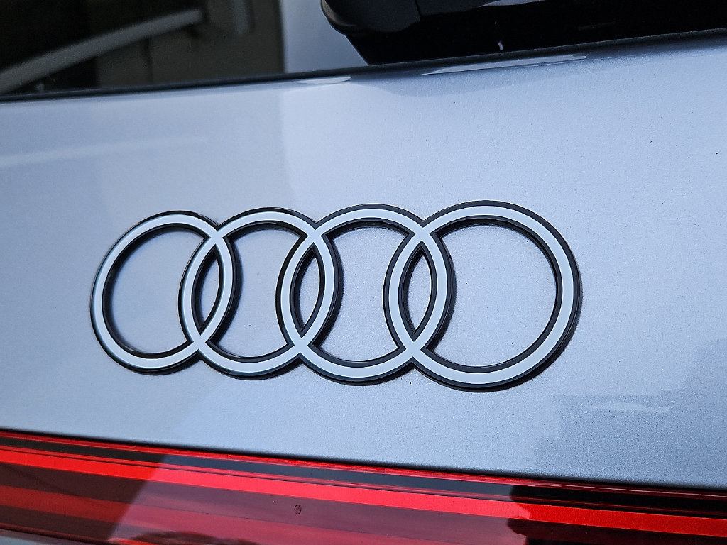Used 2025 Audi Q5 Premium Plus AWD/4WD image 32