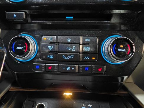 Used 2016 Ford F150 Lariat w/ Equipment Group 502A Luxury image 33