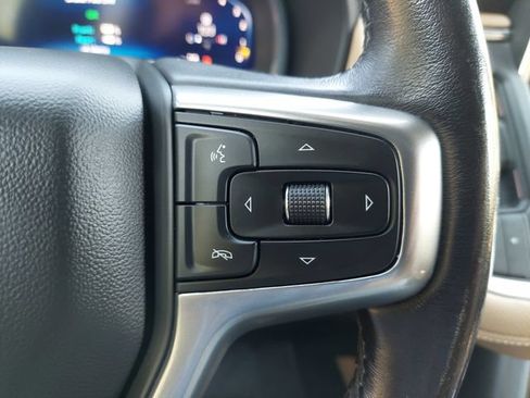 Used 2022 Chevrolet Suburban Premier AWD/4WD image 39