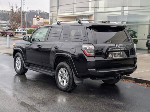 Used 2018 Toyota 4Runner SR5 image 3