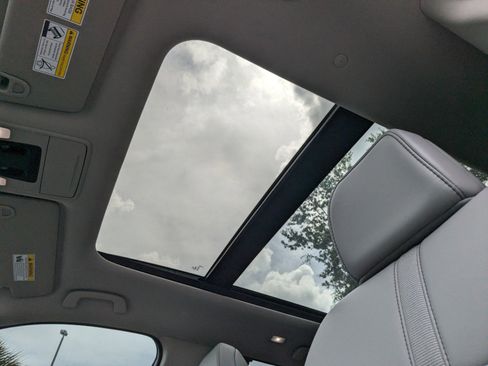 New 2025 Honda Pilot Touring image 21