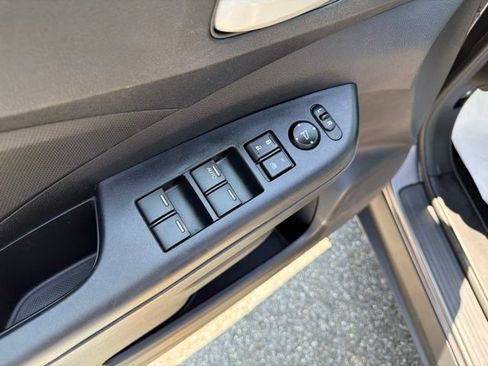 Used 2016 Honda CR-V LX image 12