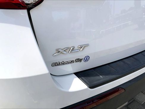 Used 2020 Ford Explorer XLT w/ Equipment Group 202A RWD image 24