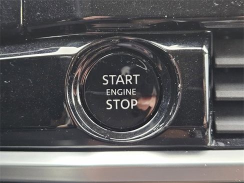 Used 2025 Nissan Pathfinder Platinum image 21