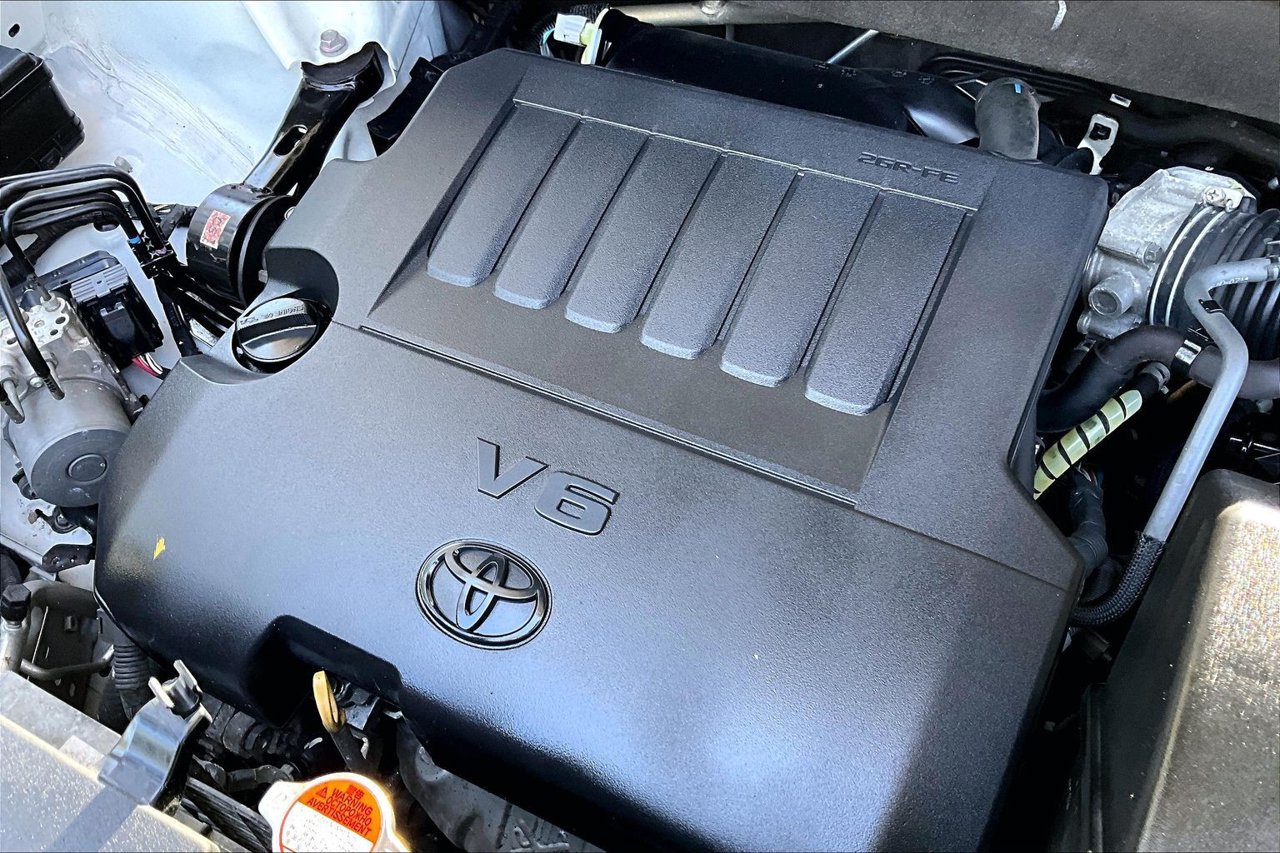 Used 2016 Toyota Highlander XLE FWD image 32