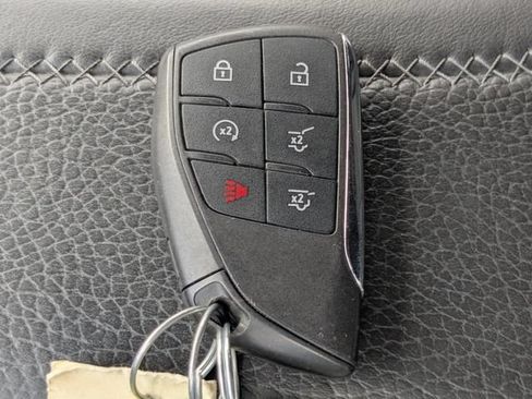Used 2022 GMC Yukon Denali w/ Denali Premium Package AWD/4WD image 43