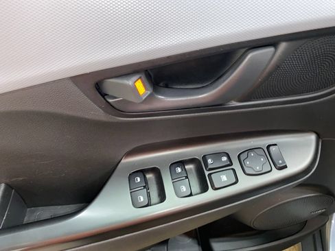 Used 2020 Hyundai Kona SEL Plus AWD/4WD image 11