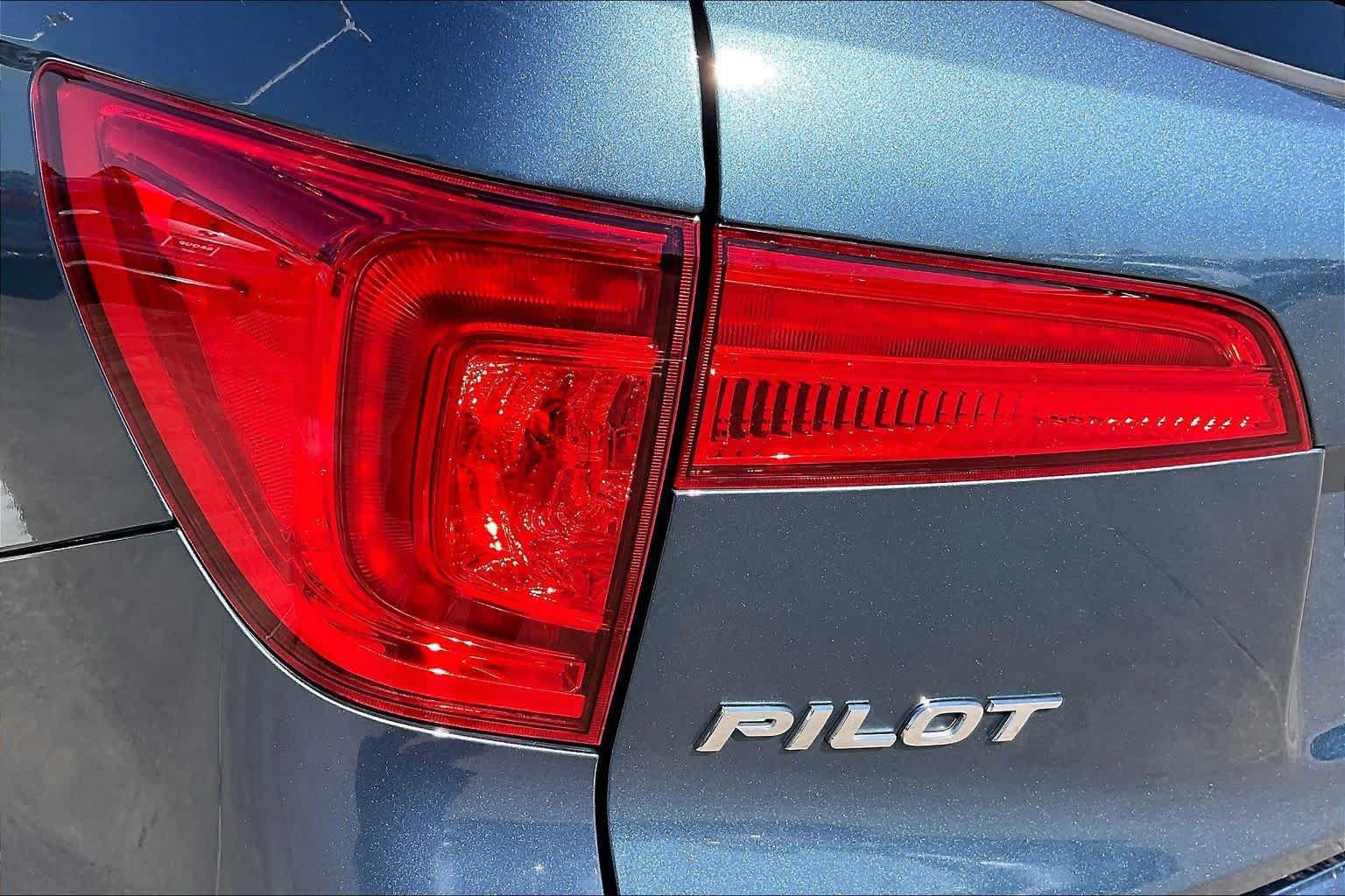 Used 2016 Honda Pilot Touring image 27