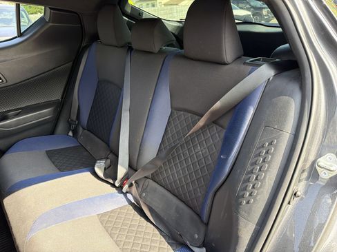 Used 2022 Toyota C-HR XLE FWD image 19