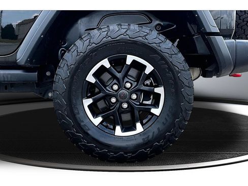 Used 2025 Jeep Wrangler Unlimited Rubicon AWD/4WD image 41