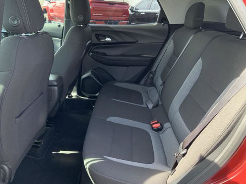 Used 2025 Chevrolet TrailBlazer LT image 47