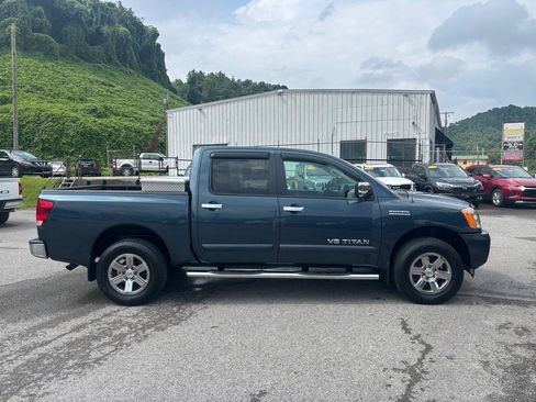 Used 2013 Nissan Titan SV w/ SV Value Truck Pkg AWD/4WD image 7