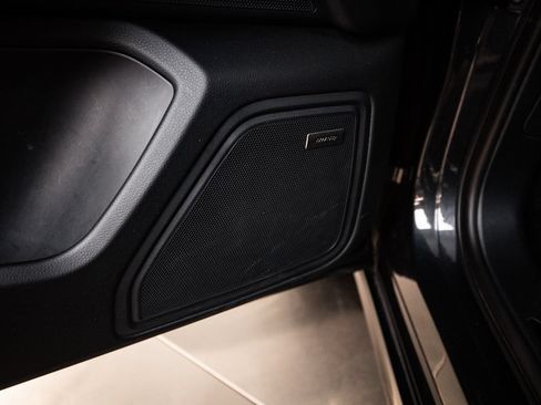 Certified 2024 Porsche Macan AWD/4WD image 21
