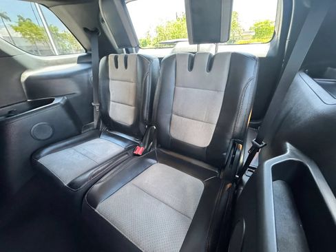 Used 2017 Ford Explorer XLT w/ Equipment Group 202A FWD image 17