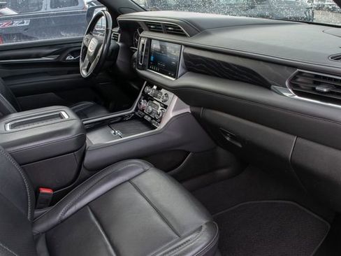 Used 2021 GMC Yukon XL Denali w/ Denali Ultimate Package image 28