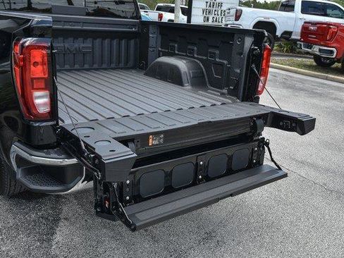 New 2025 GMC Sierra 1500 SLE w/ Preferred Package image 15