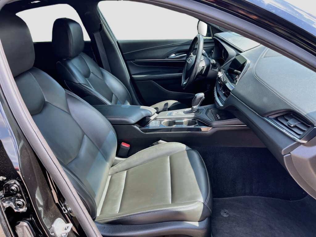 Used 2025 Cadillac CT4 Luxury w/ Cold Weather Package RWD image 30
