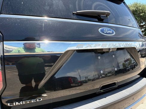 Used 2018 Ford Expedition Limited w/ Equipment Group 302A RWD image 5