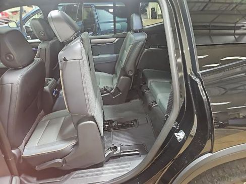 New 2026 GMC Acadia AT4 w/ Luxury Package AWD/4WD image 23