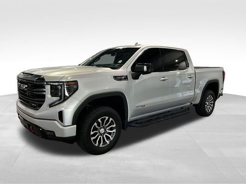Used 2022 GMC Sierra 1500 AT4 w/ AT4 Preferred Package AWD/4WD image 3