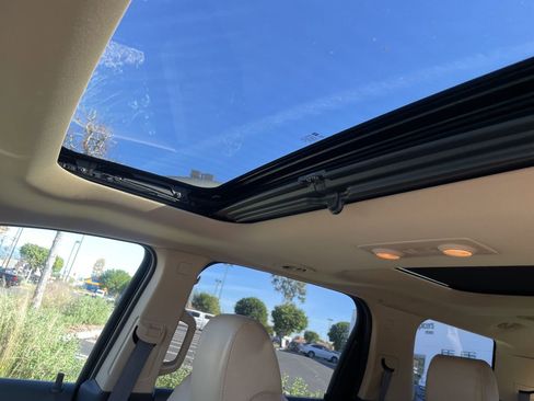 Used 2012 GMC Acadia SLT image 17