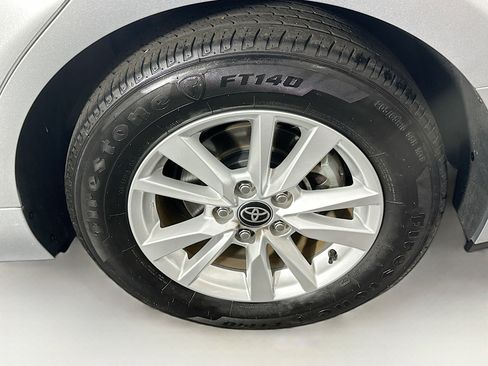 Used 2025 Toyota Camry LE image 11