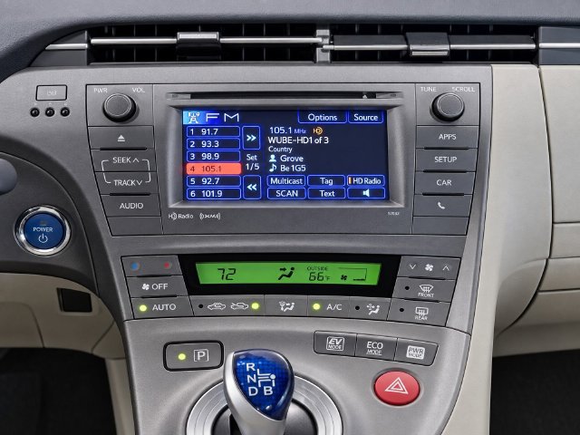 Used 2015 Toyota Prius Three w/ Solar Roof Package FWD image 10