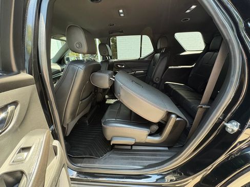 Used 2022 Chevrolet Traverse RS w/ LPO, 'HIT The Road' Package FWD image 29